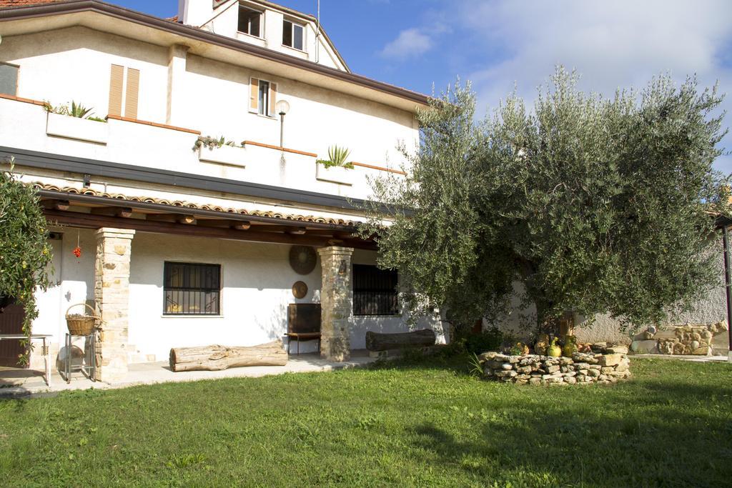 Casa Dell'Arciprete B&B Arielli Habitación foto